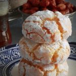 Coconut and semolina cookies: Moroccan Ghriba