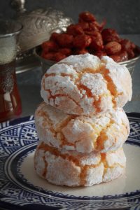 Coconut and semolina cookies: Moroccan Ghriba